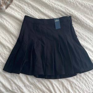 Hollister ultra high-rise pleated skirt